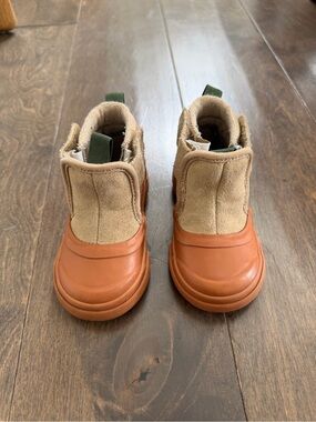 Toddler Slip-On Hi Terrain V Shoe size 5.5